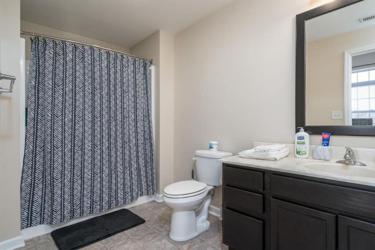 Private Bed Downtown Indy - Shared Apartman Indianapolis Kültér fotó
